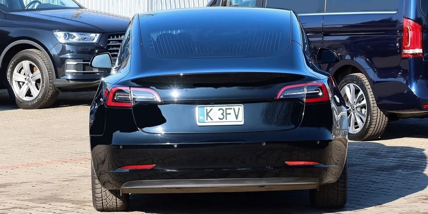 Tesla Model 3 cena 122000 przebieg: 30000, rok produkcji 2019 z Wieleń małe 704